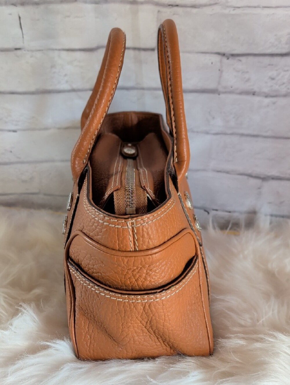 Vintage MICHAEL Michael Kors Classic Tan Leather Tote Bag - Picture 5 of 11